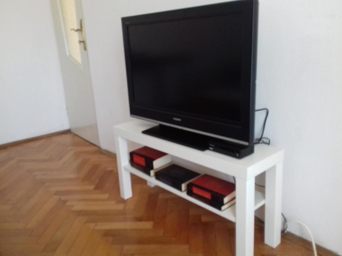 Apartment Dragan Pula Exteriör bild