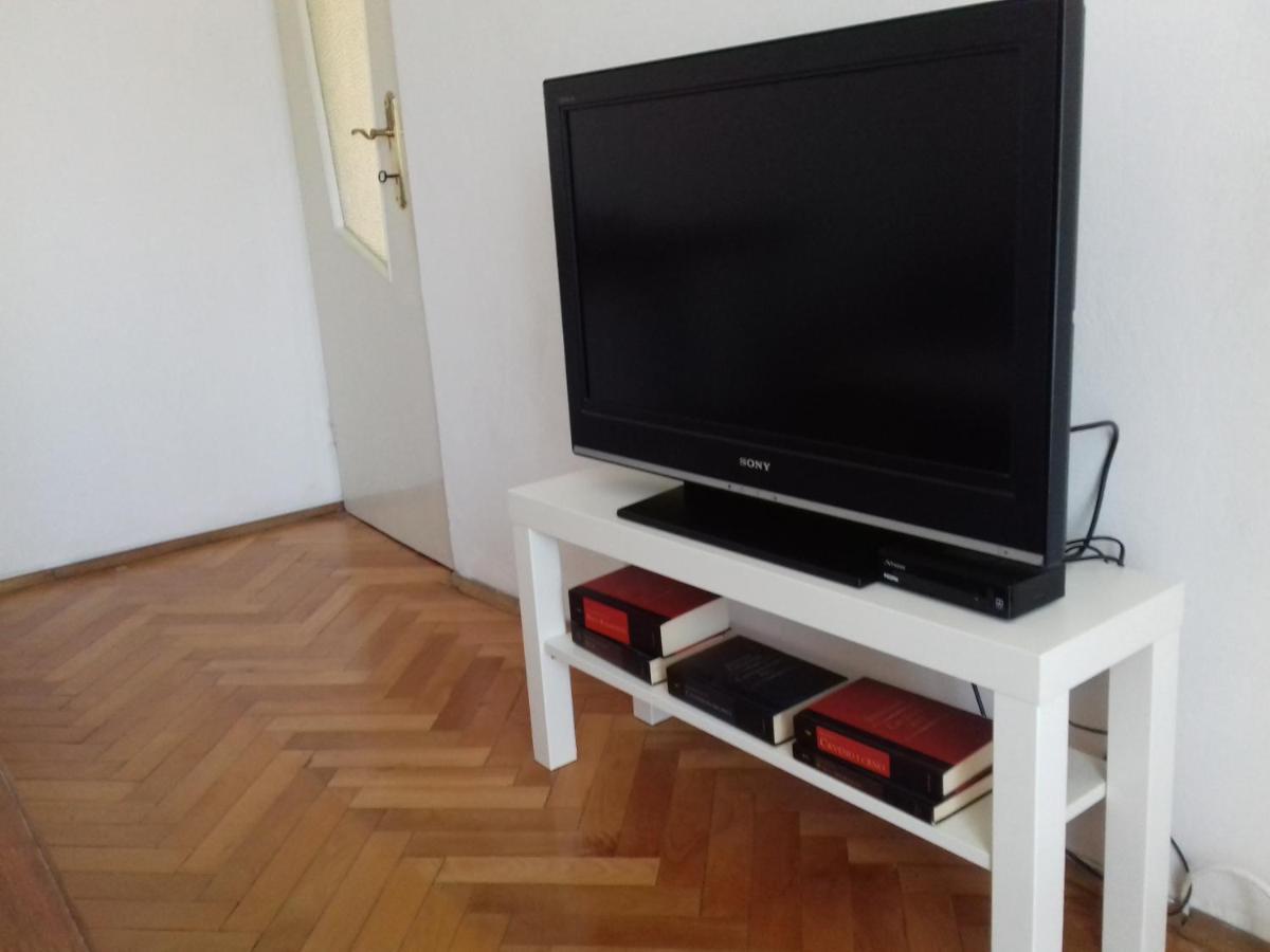 Apartment Dragan Pula Exteriör bild